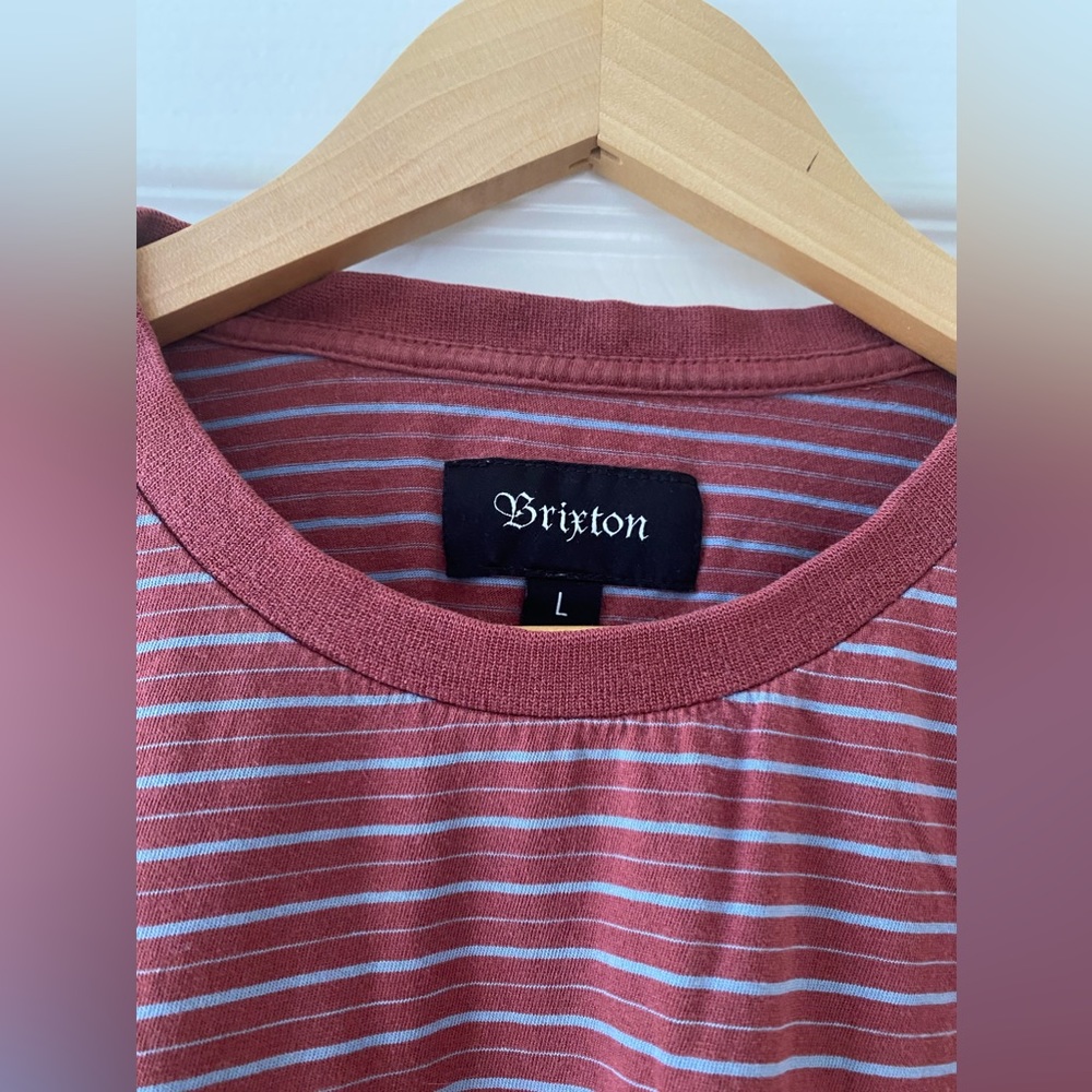 Brixton men’s large striped tee.